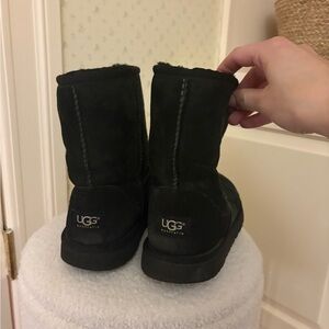 UGG Classic in Black